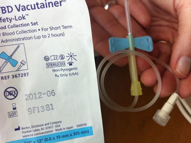 BD Vacutainer® Safety-Lok™ Blood Collection Set with Tubing; 25G x 3/4" (1.90 cm), Tubing 12" (30 cm) — Box of 50